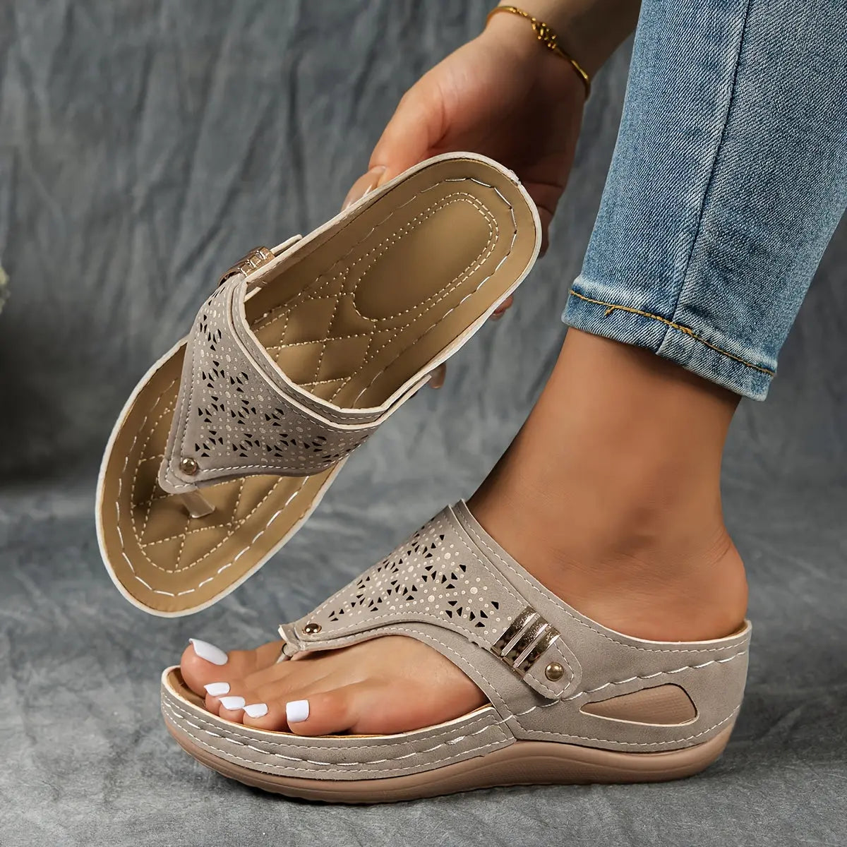 Élodie™ - Women's Wedge Flip Flops