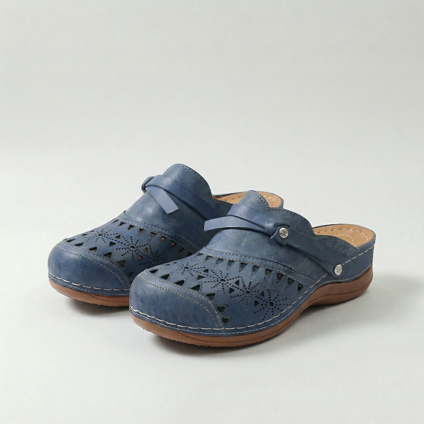 Lya™ Comfortable Everyday Clogs